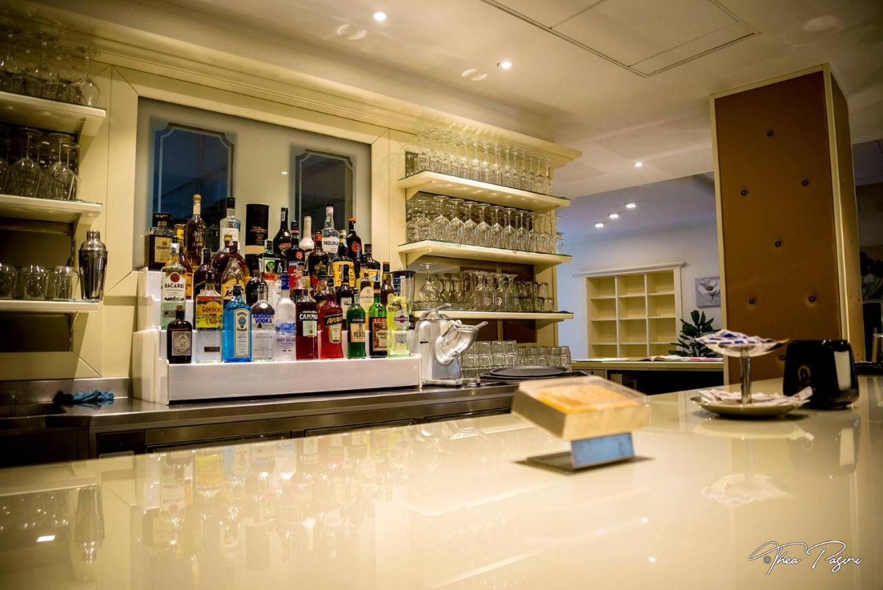 Hotel Lonatino Lonato Dış mekan fotoğraf