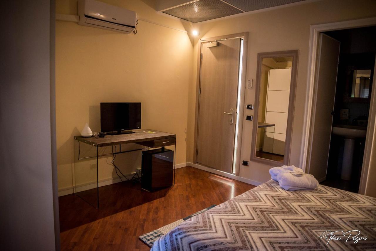 Hotel Lonatino Lonato Dış mekan fotoğraf